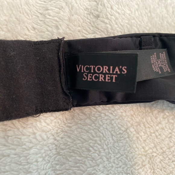 Victoria’s Secret Women’s strapless black push-up bra 32C - Picture 3 of 5